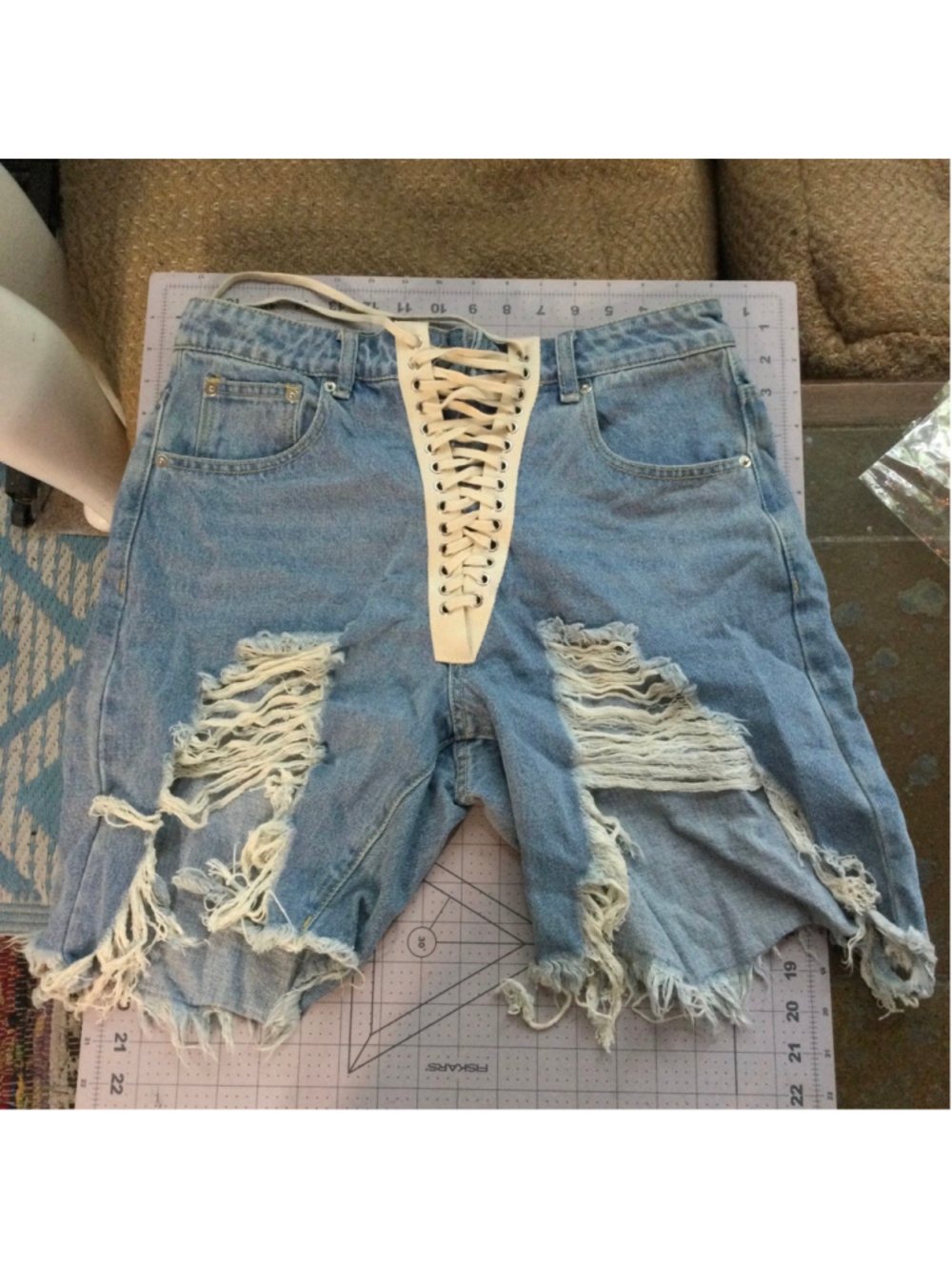 Women's N°1 LOS ANGELES Blue Distressed Lace-Up Jean Shorts L